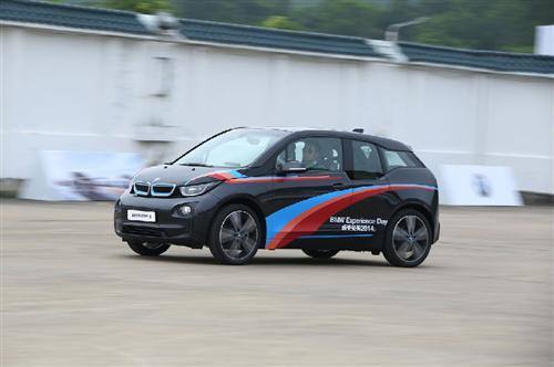 全新纯电动BMW i3.jpg