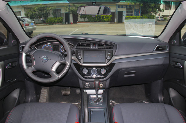 海马M6  2015款 1.5T CVT睿FUN型