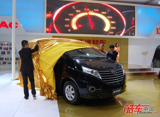 江淮和悦1.8AT  郑州国际车展闪耀上市